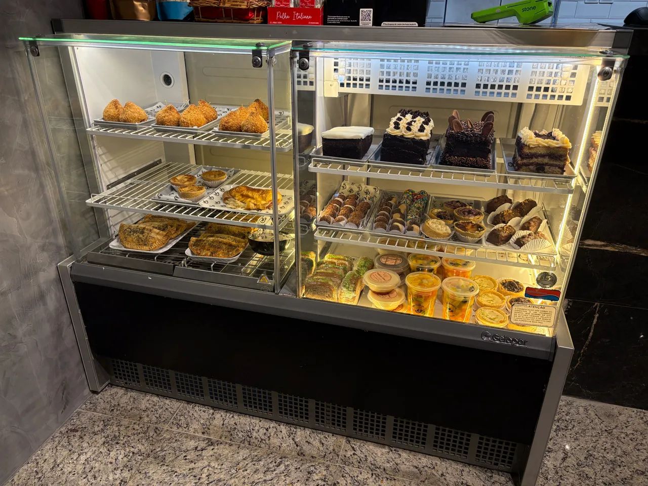 BALCÃO EXPOSITOR - REFRIGERADO / ESTUFA