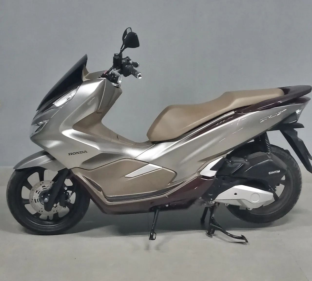 PCX 2022 DLX PRATA super conservada