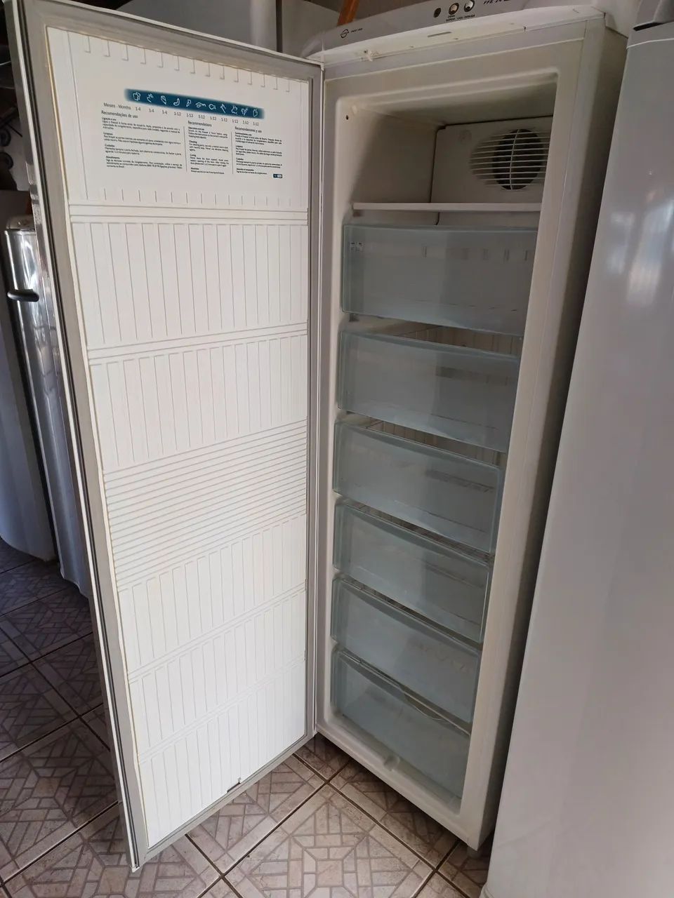 Freezer Electrolux Frost Free FFE 24 + Entrega grátis em Sorocaba - Foto 3
