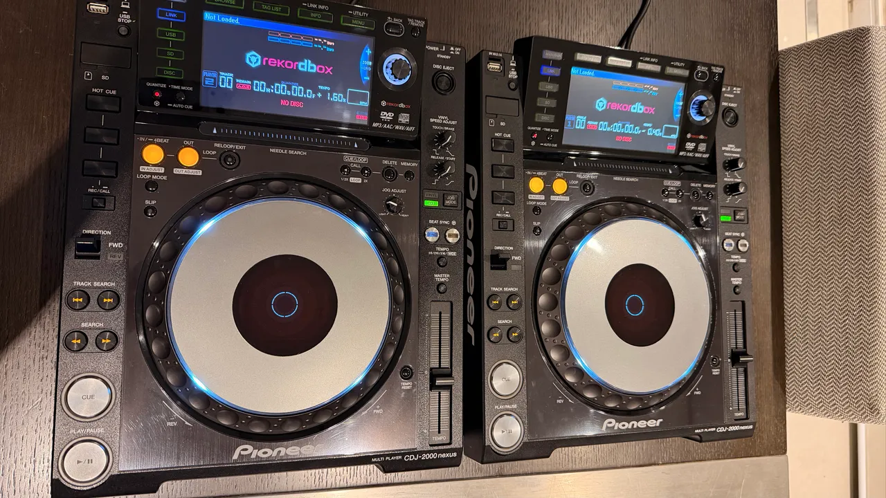 【送料込み】パイオニア CDJ-2000 Pioneer CDJ-2000NXS2 | ネクサスミュージック - 全国配送DJ機材レンタル