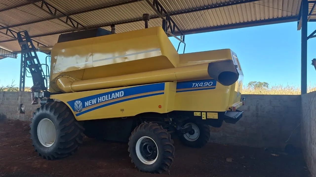 Colheitadeira New Holland TX4.90