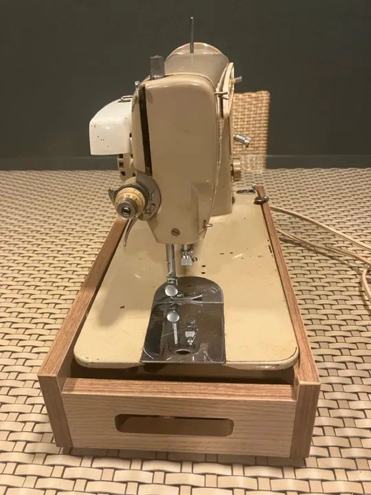 Máquina de Costura Singer Antiga