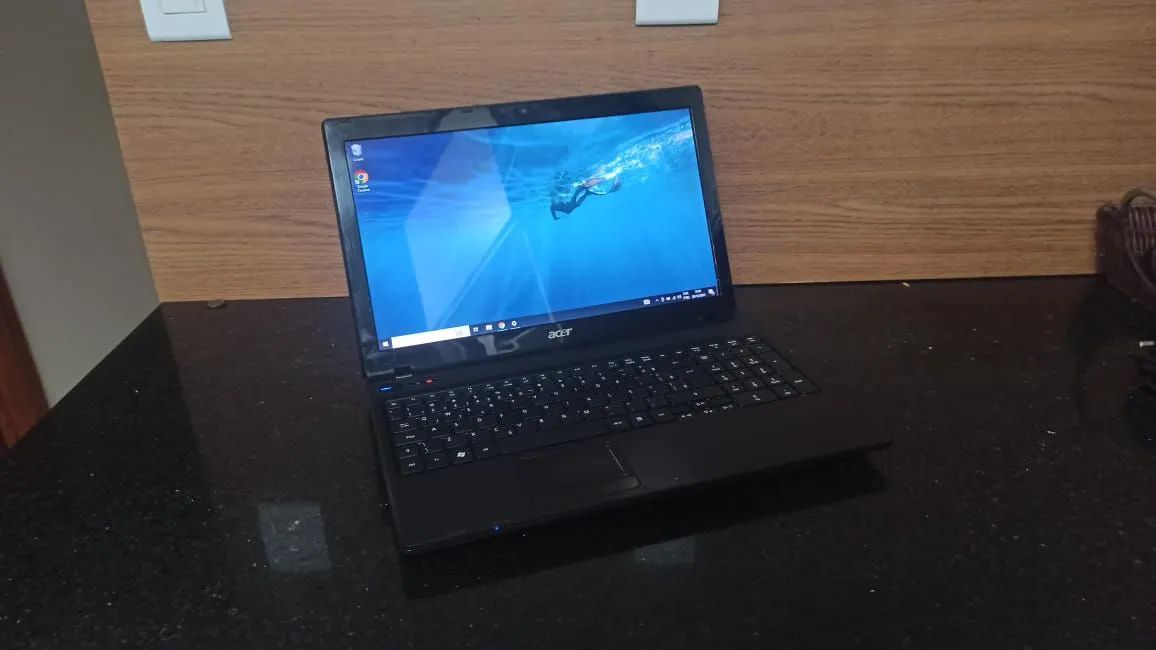 NOTEBOOK ACER ASPIRE 5742 I5 SSD 256GB 4GM RAM Tela LCD de 15,6"