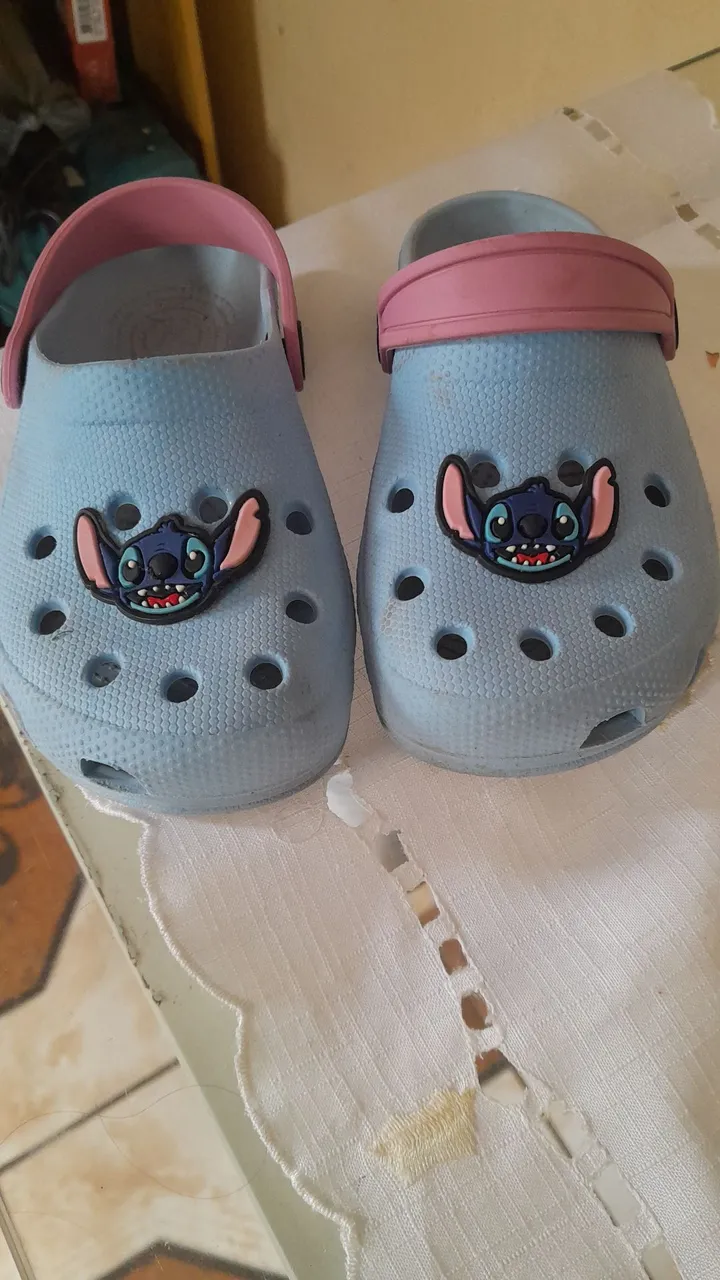 Crocs Infantil Stitch - Conforto e Estilo! N27/28