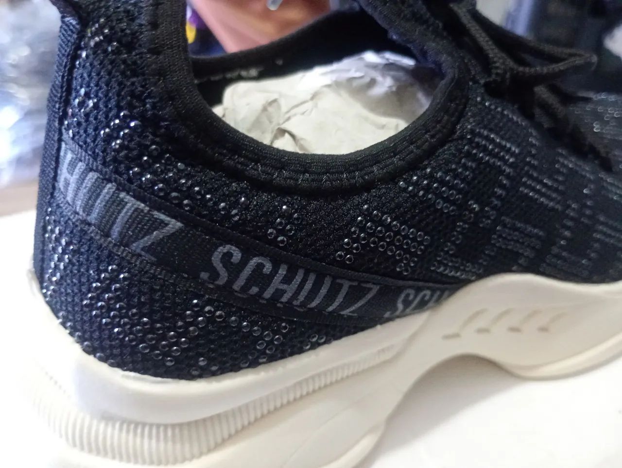 Tênis Schutz Preto com Detalhes - Foto 2