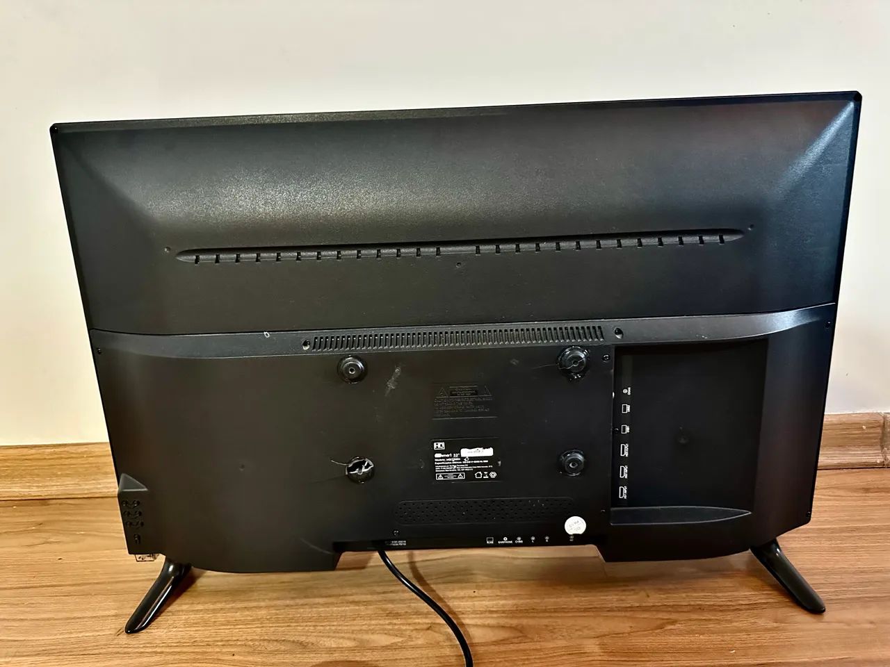 TV HQ Smart 32? LED - Excelente estado - Foto 4