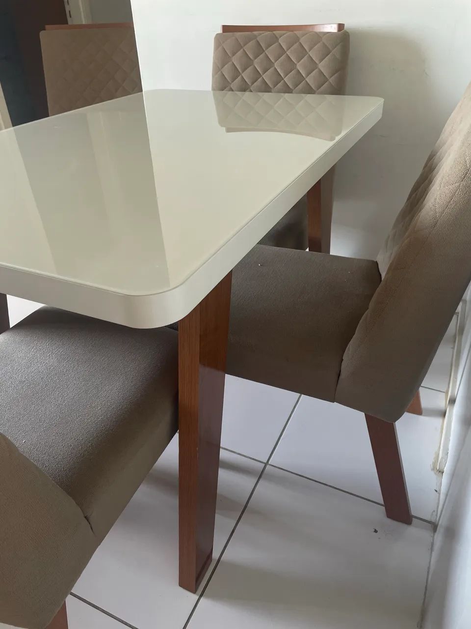 Mesa com 4 cadeiras  - Foto 5