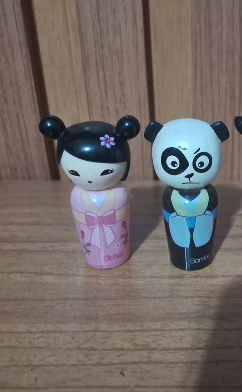 Miniaturas de perfume kokeshi sem caixa 