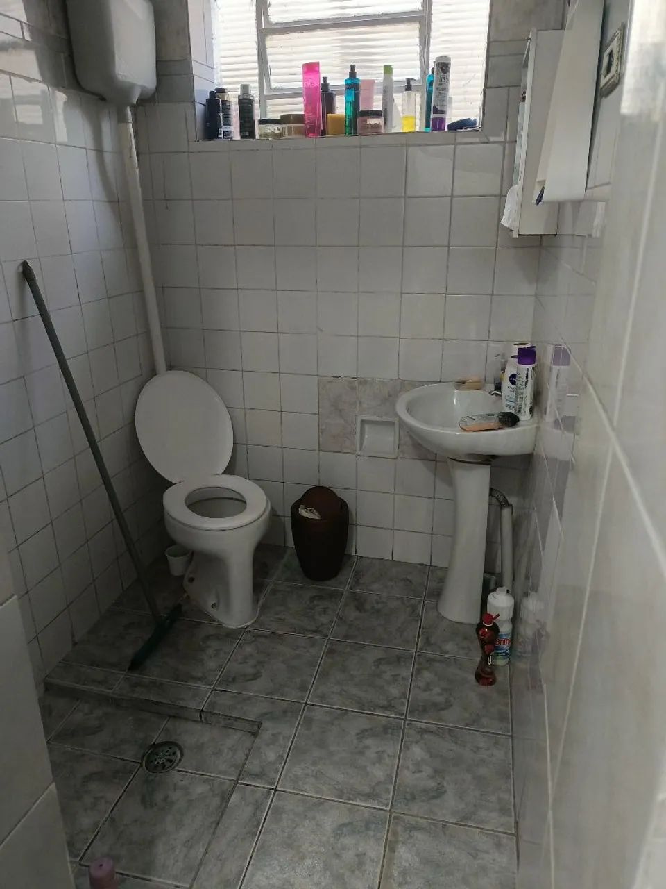 Alugo quarto para estudante ( feminino) - Foto 4