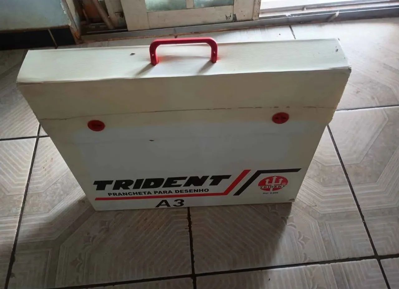 Prancheta Para Desenho A3 Trident Com Maleta Ref 5000 Usada - Foto 4