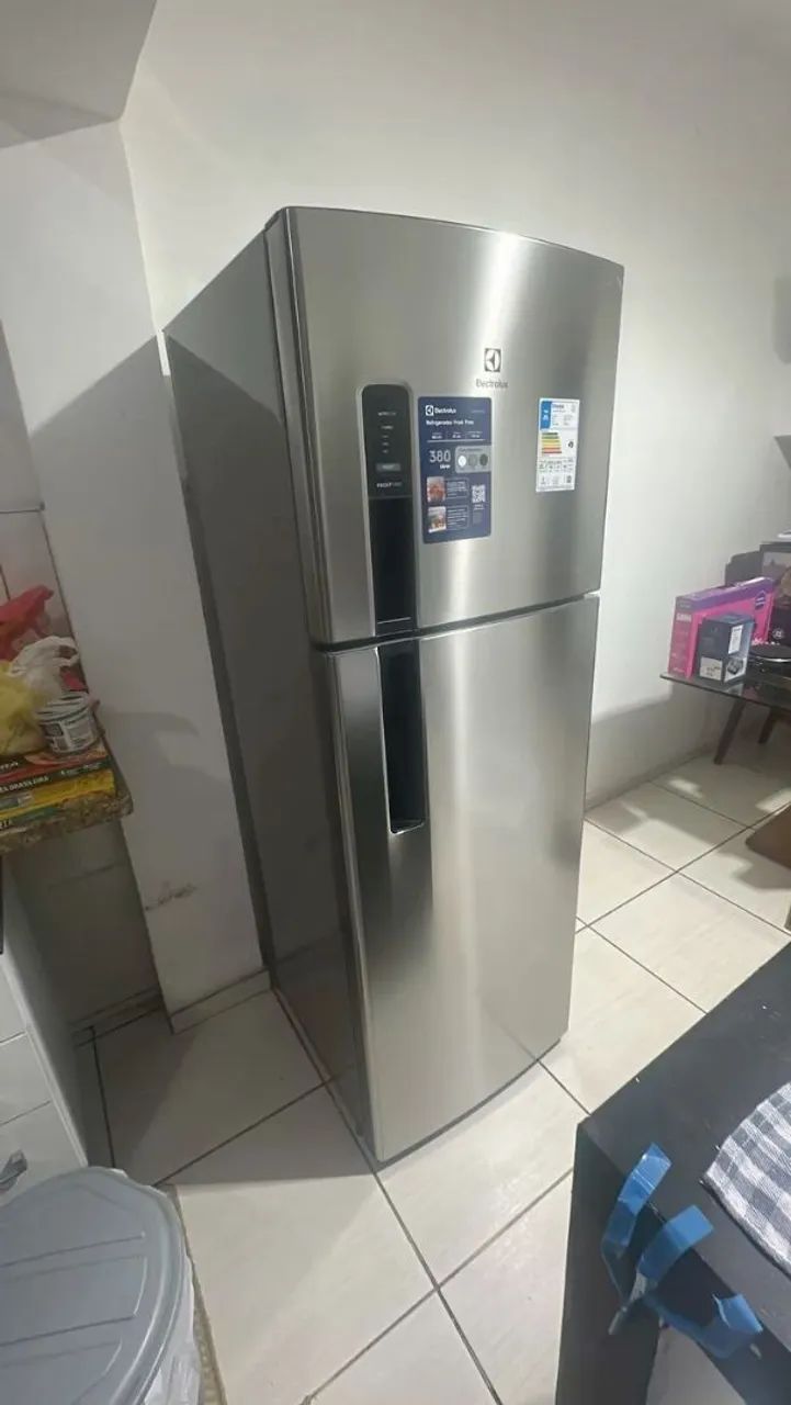 Geladeira semi nova
