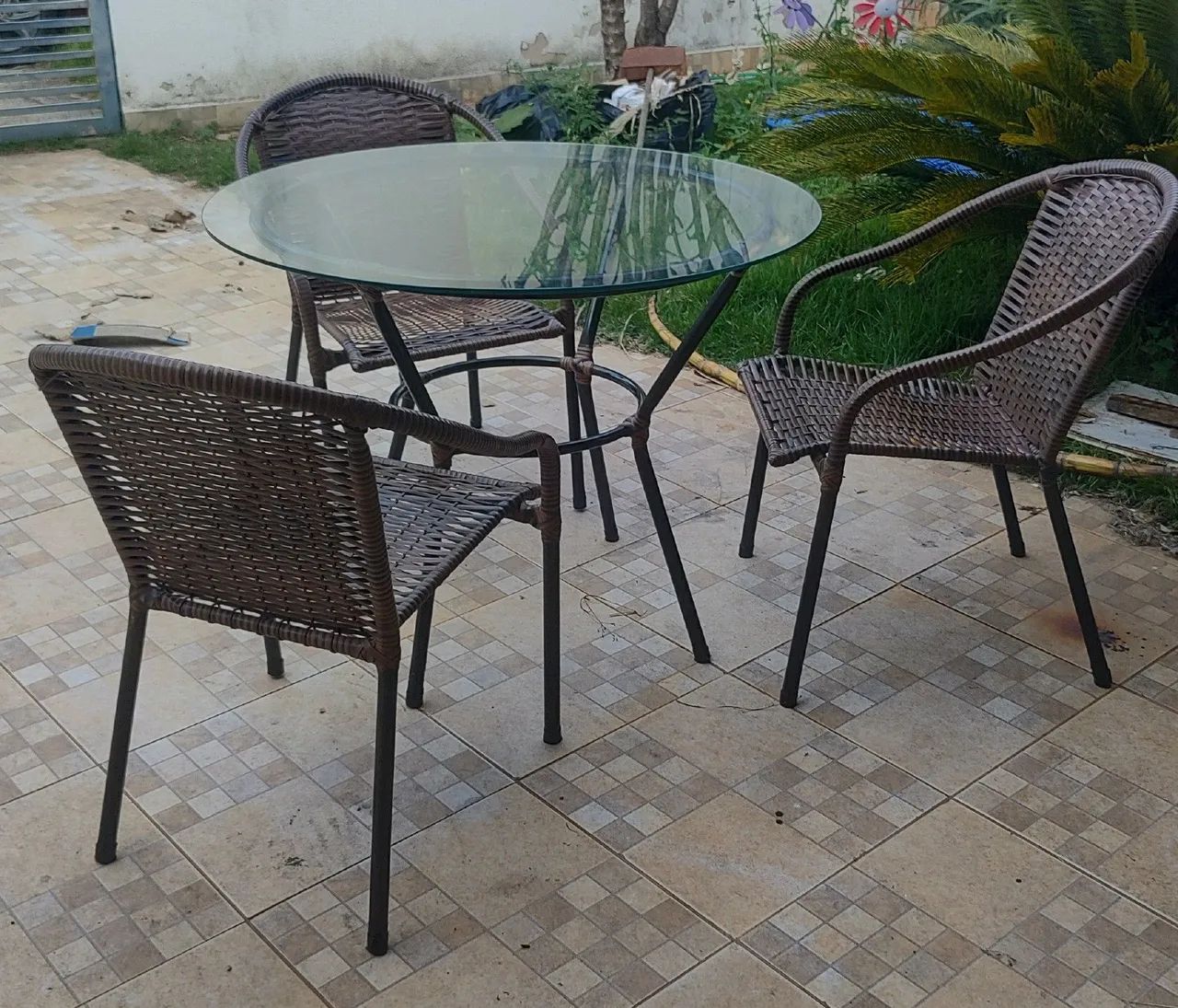 MESA COM CADEIRA FIBRA SINTÉTICA 