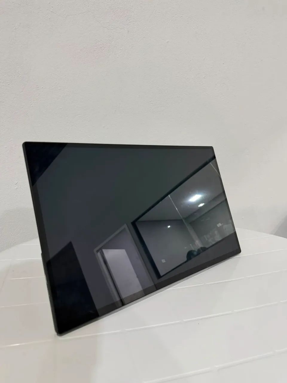 Monitor Portátil Touchscreen 21,5" - Tela IPS de 21,5", resolução Full HD (1920 x 1080)