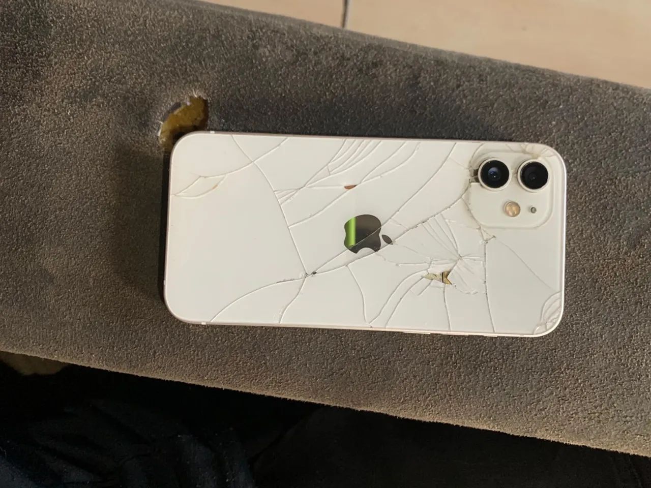 Vendo um iPhone 12 - Foto 2