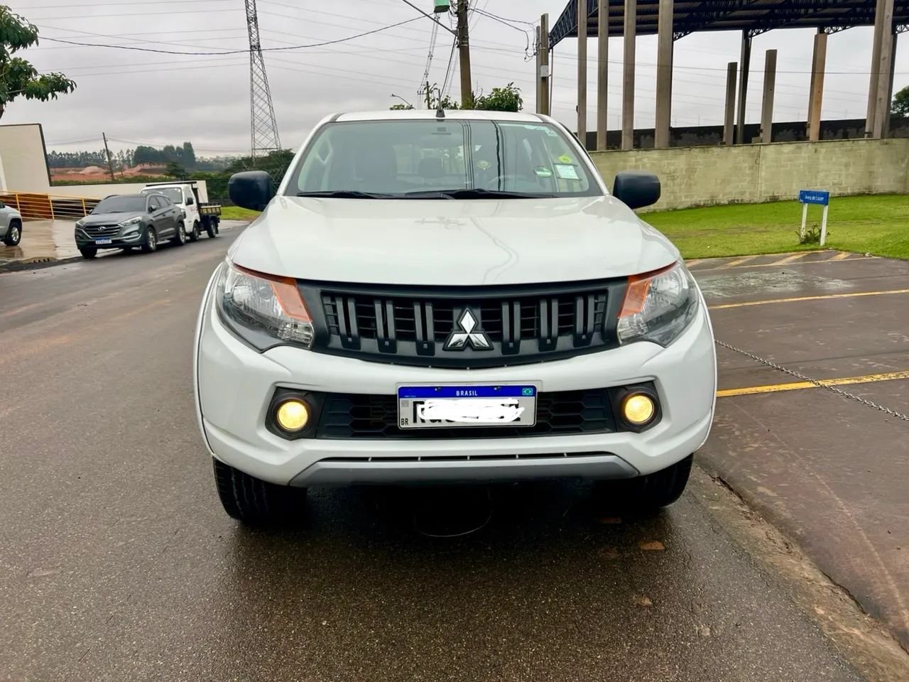 Mitsubishi L200 2023