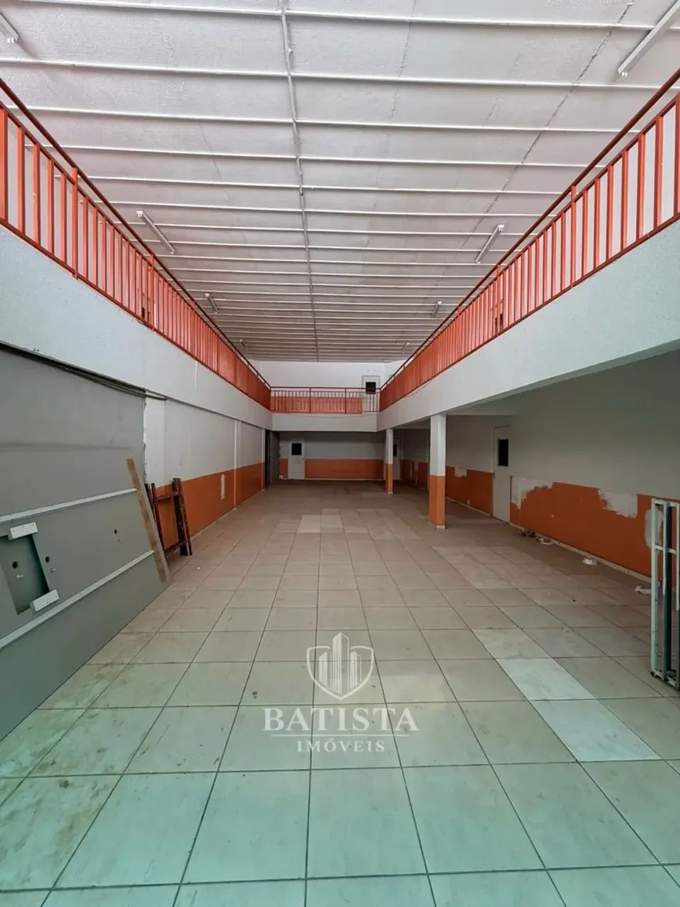 ALUGO EXCELENTE IMÓVEL COMERCIAL NA AUGUSTO MONTENEGRO