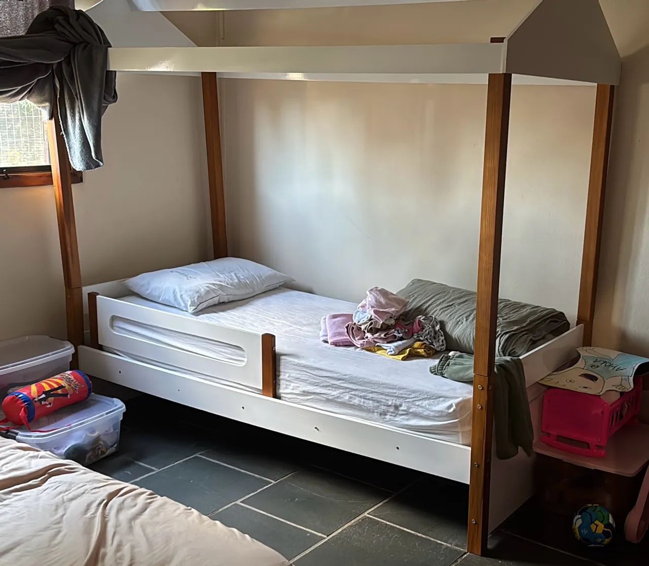 Cama solteiro casinha 