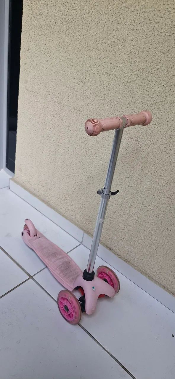 Patinete infantil rosa por R$50,00 - Foto 2