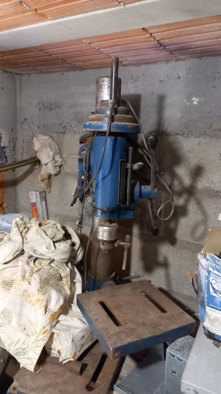 Furadeira de bancada 220vs  - Foto 5
