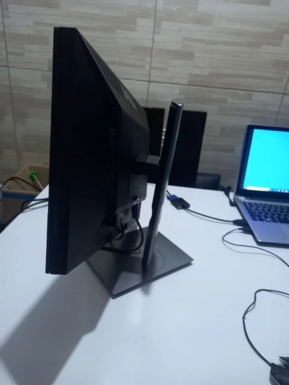 Lindo monitor dell 19 polegadas entradas vga e dvi giratório usado!!! - Foto 4
