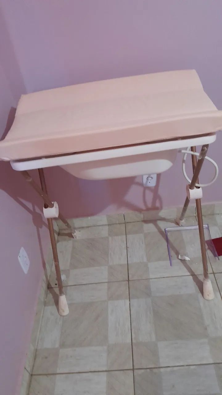 Vende se banheira de bebê 