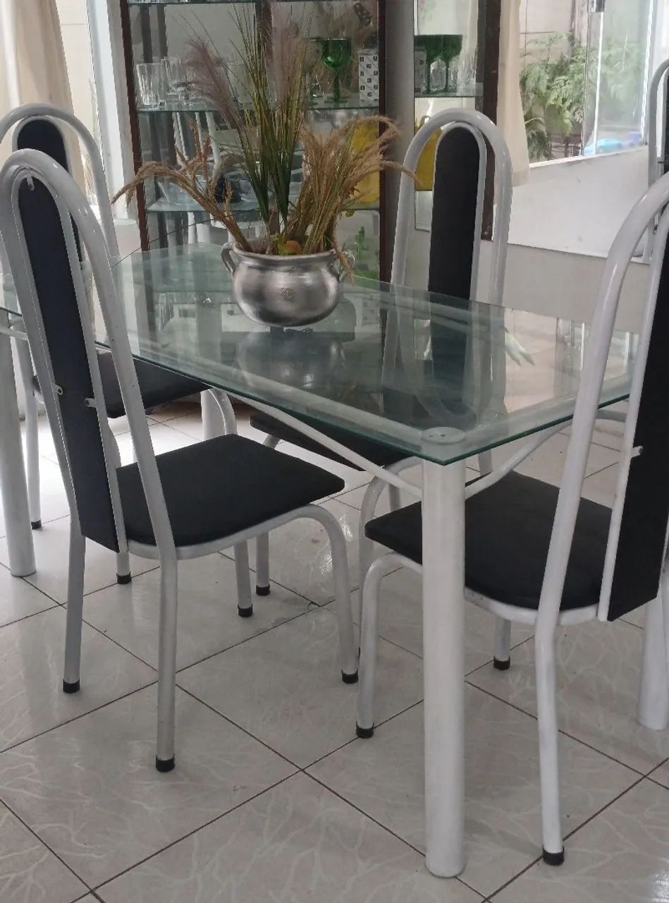Mesa de Vidro com 4 Cadeiras  - Foto 2
