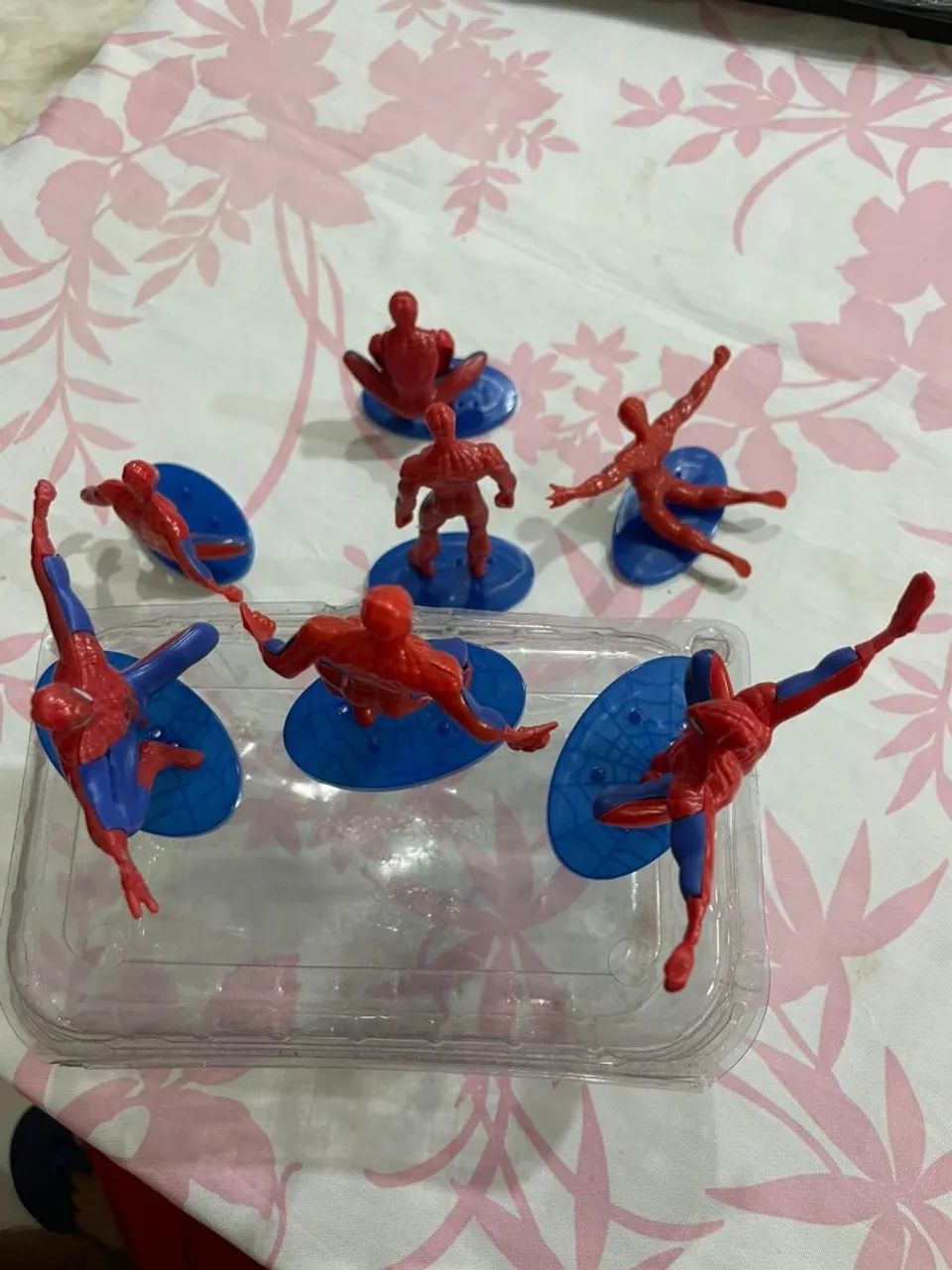 Homem aranha 50 reais pelos 7 bonecos juntos  - Foto 3