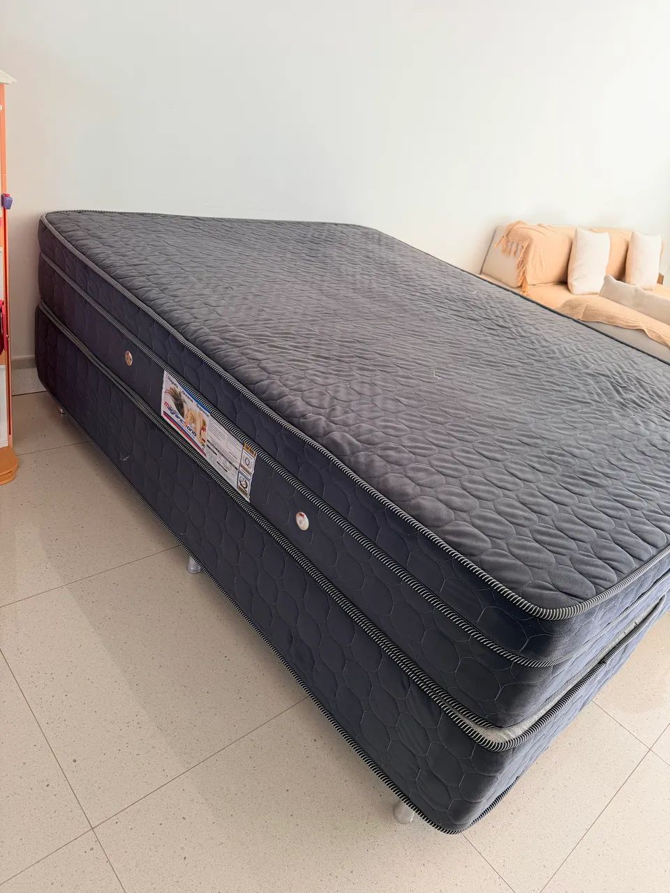 Cama box em bom estado
