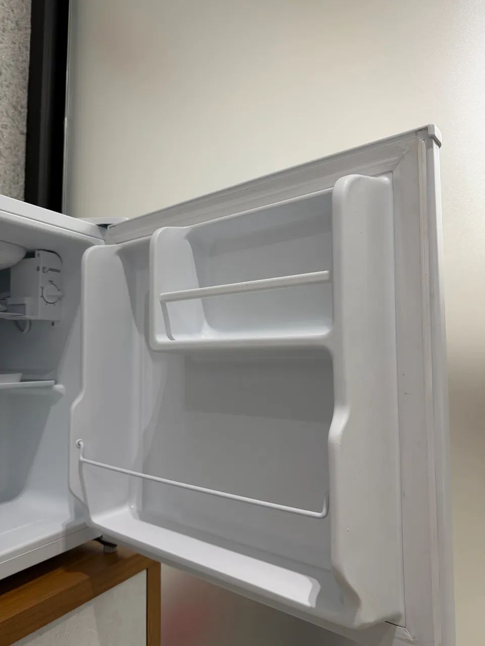 Frigobar 67L Midea - novo  - Foto 3