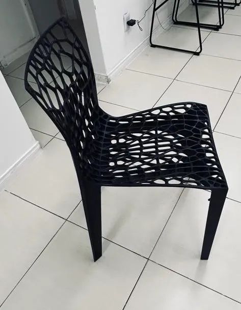 Cadeira Preta Marca FLEXFORM - Linda para Sala ou Varanda  - Foto 2