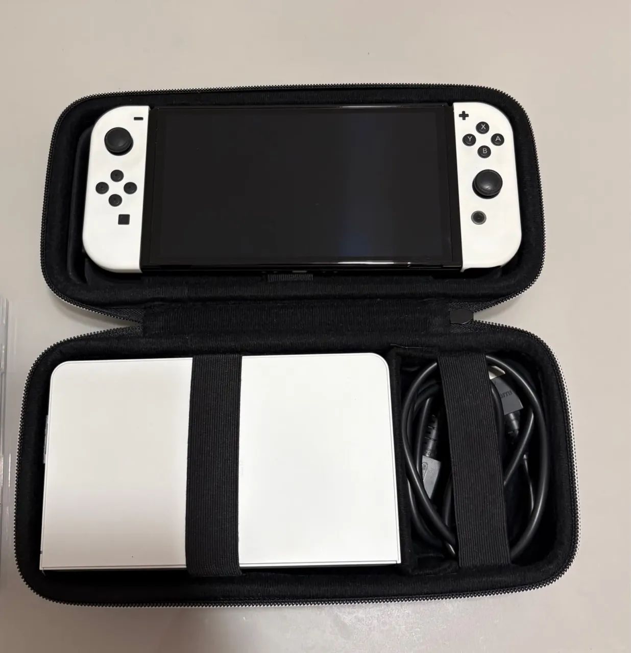 ? Nintendo Switch OLED Branco + 2 Jogos + Maleta
