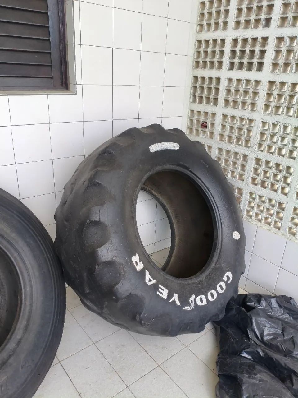 PNEU DE TRATOR 