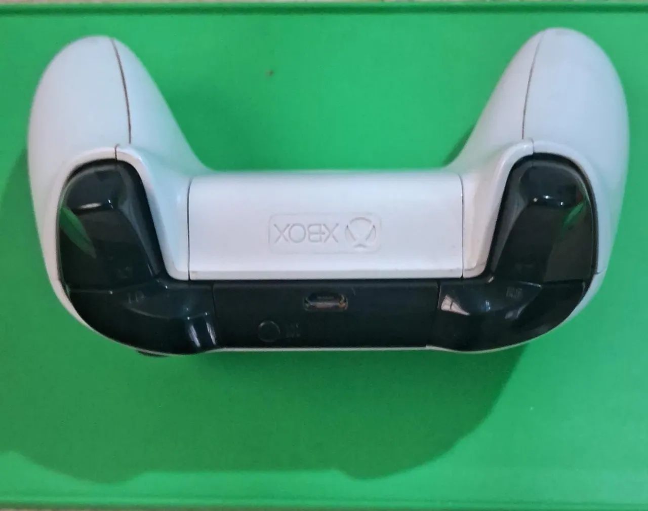 Controle de Xbox com detalhe - Foto 3