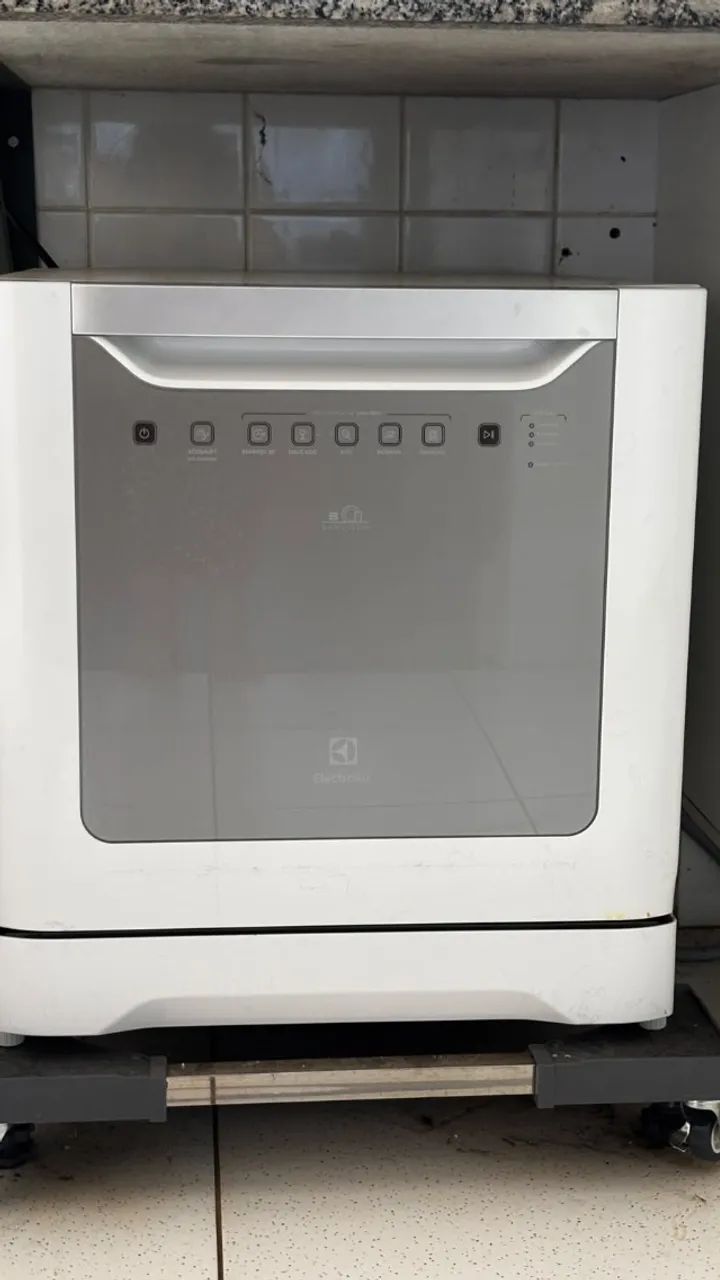 LAVA-LOUÇAS ELECTROLUX - Foto 2