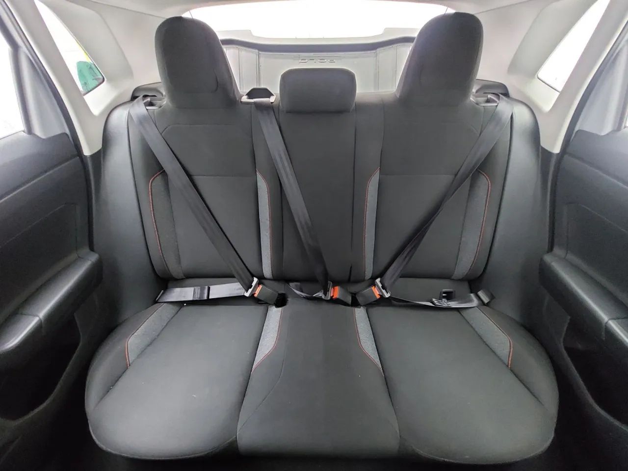 Volkswagen Polo Track 1.0 Flex 12V 5p, foto 18 de 18