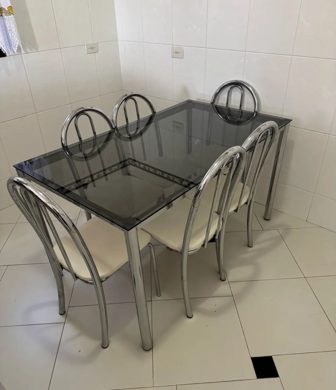Mesa com 6 cadeiras - Foto 2