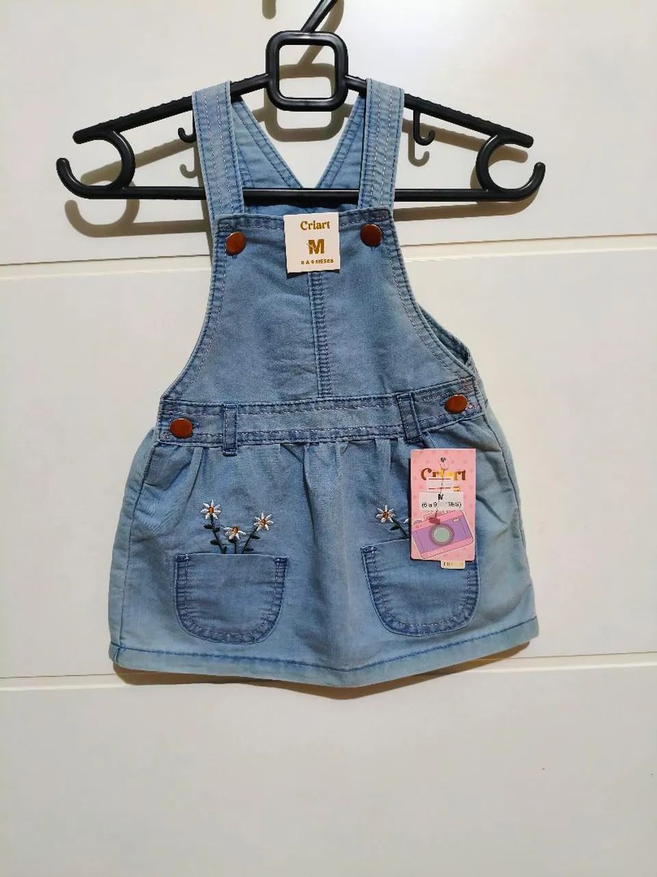 Vestido salopete jeans NOVO 6 a 9 meses