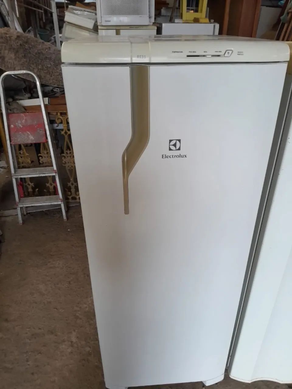 VENDO GELADEIRA ELETROLUX 