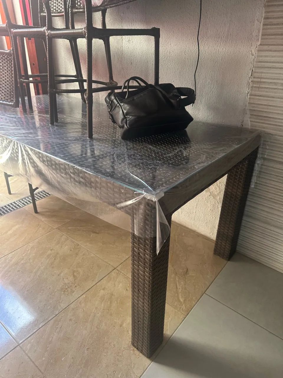 Mesa de fibra retangular c/ 6 cadeiras -excelente estado - Foto 3
