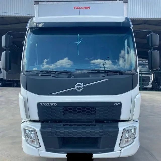 Volvo vm 270 6x2 Ano 2020 - Foto 3