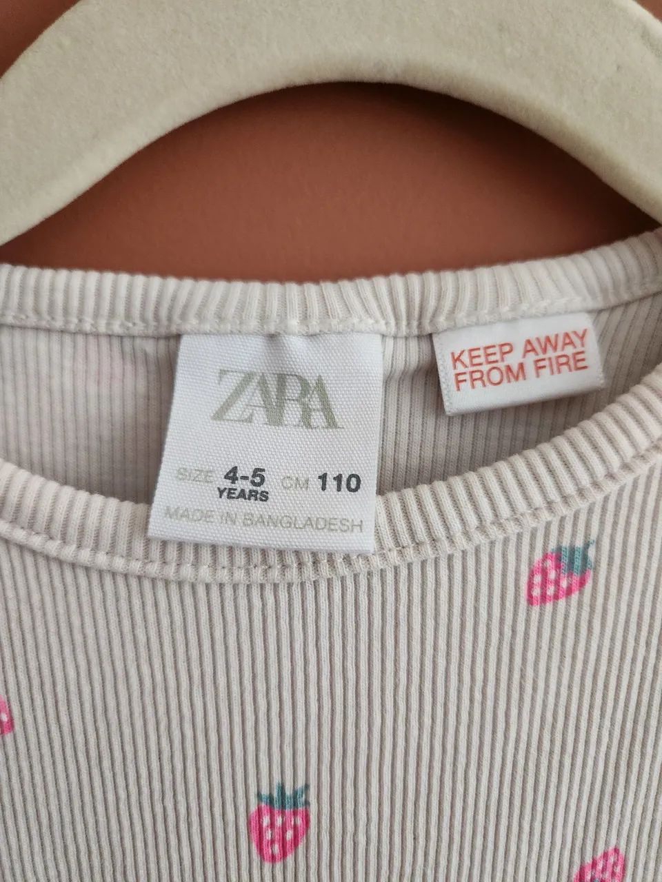 Blusa morangos Zara - Foto 3