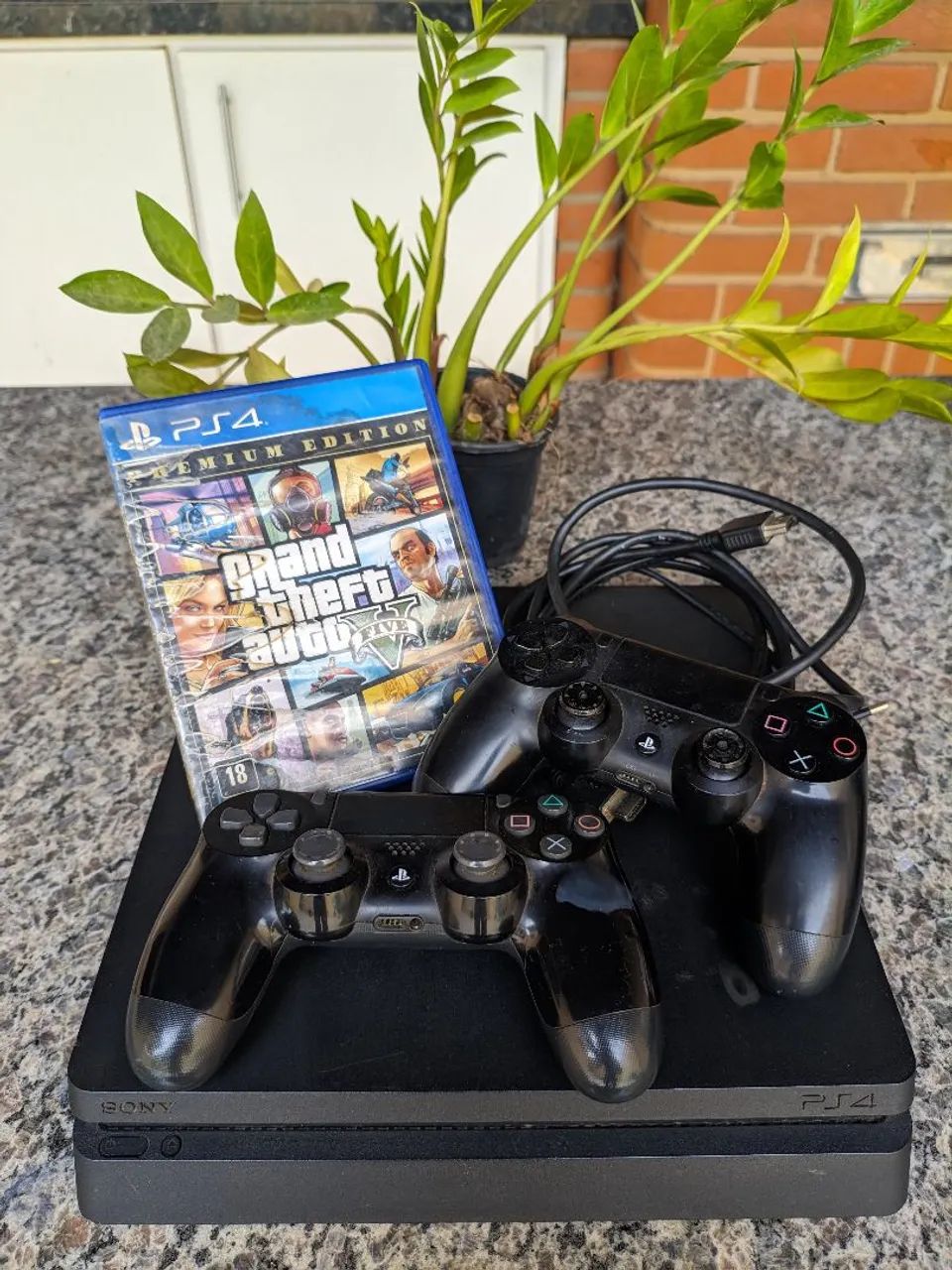 Ps4 Slim | Funcionando perfeitamente | 2 controles
