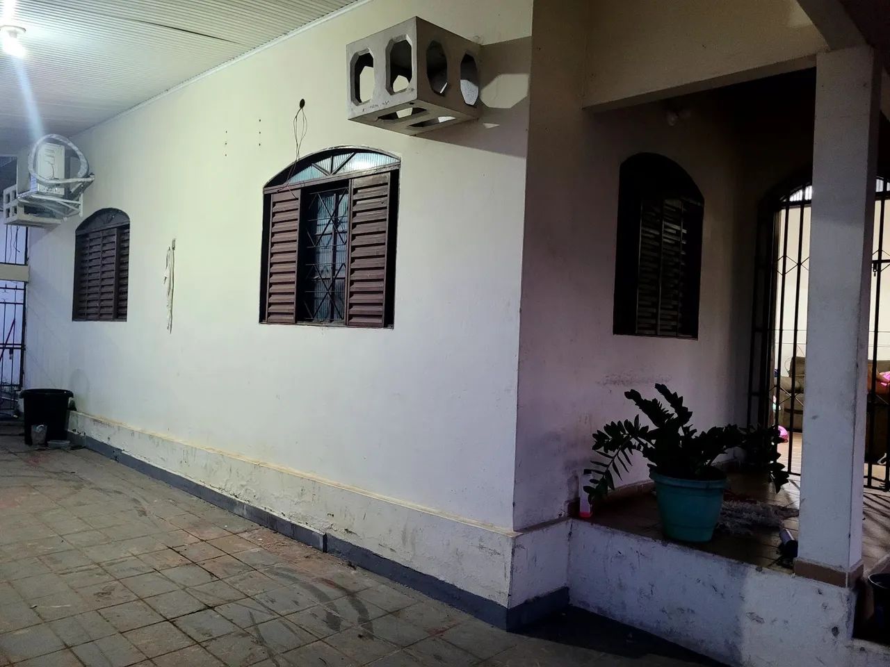 VENDO CASA EXCELENTE LOCALIZAÇÃO PARA COMERCIO - Foto 4