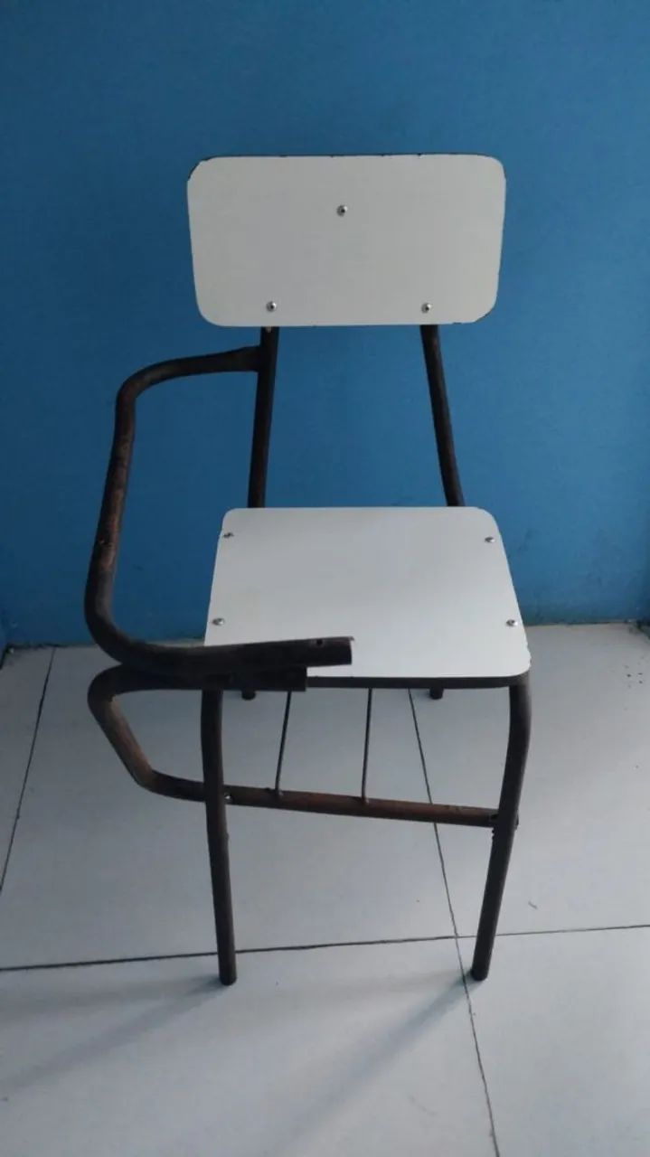 School desks in various sizes435654145952327682