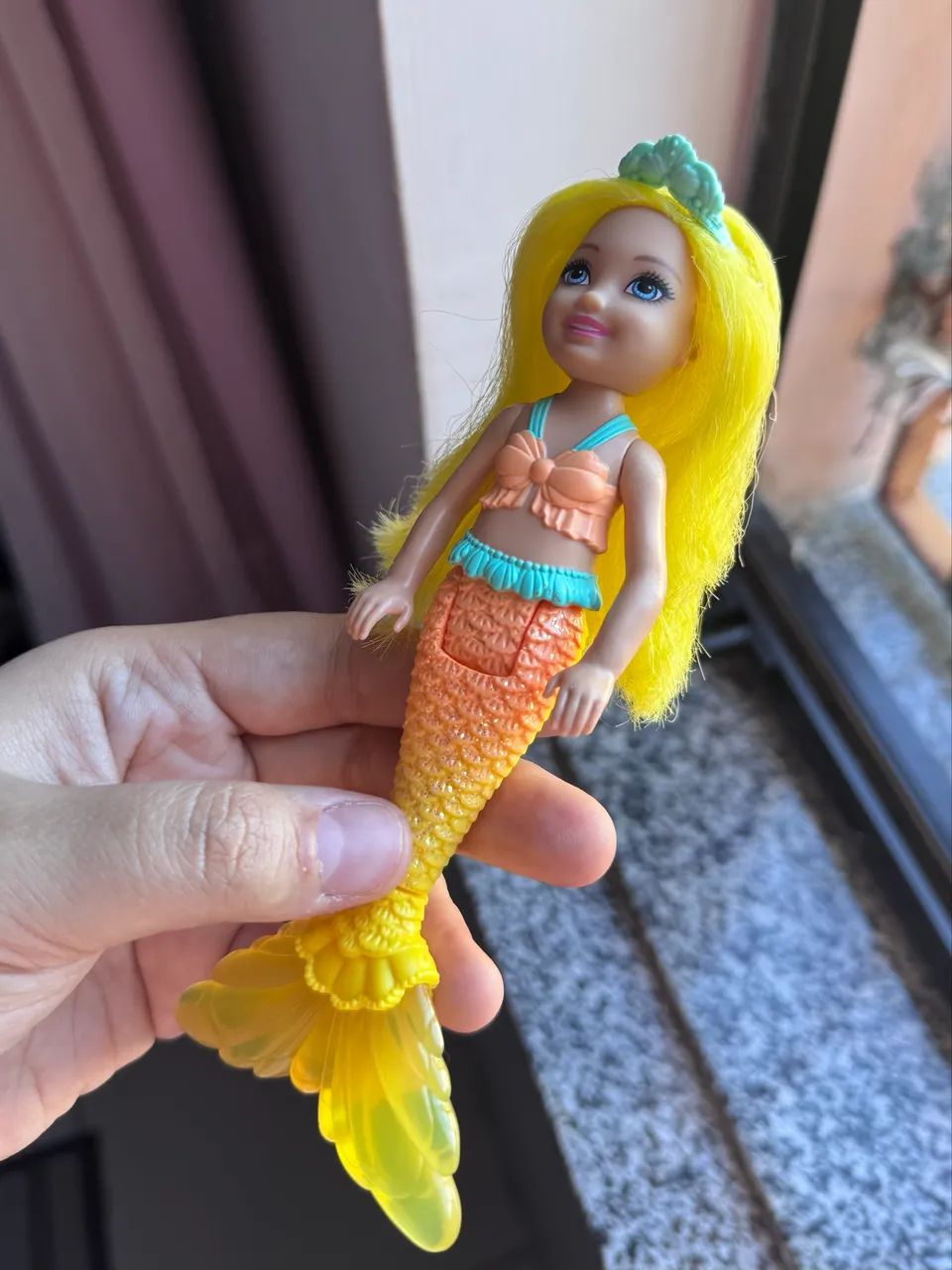 Boneca Barbie Dreamtopia Chelsea Sereia Amarela - Foto 4
