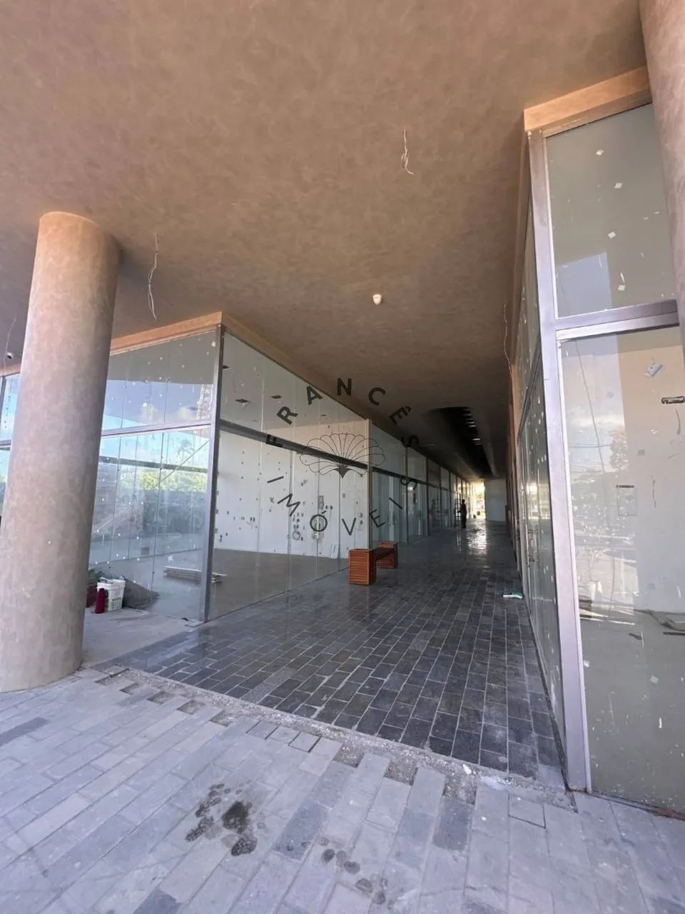 Lojas Comerciais no Edifício Zoe | La Rue  Praia do Francês - Foto 3
