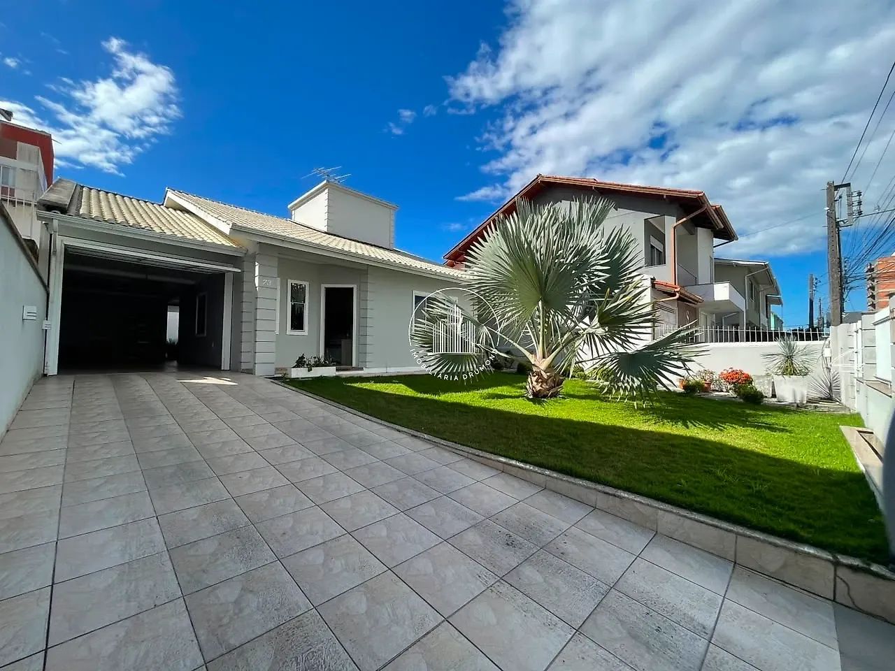 Casa 3 Quartos com Piscina - Pagani - EST