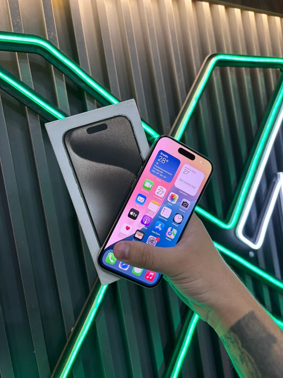 iPhone 15 pro com melhor preço da região / brindes  - Foto 3
