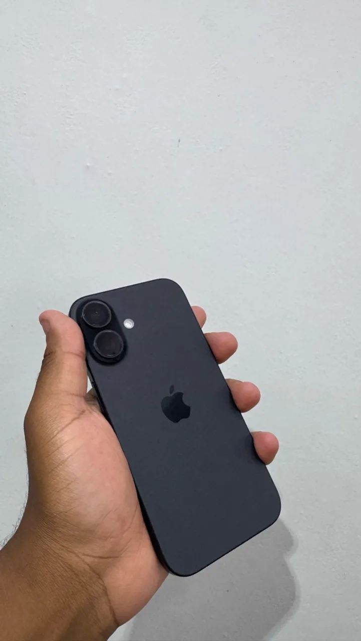 iPhone 16 
