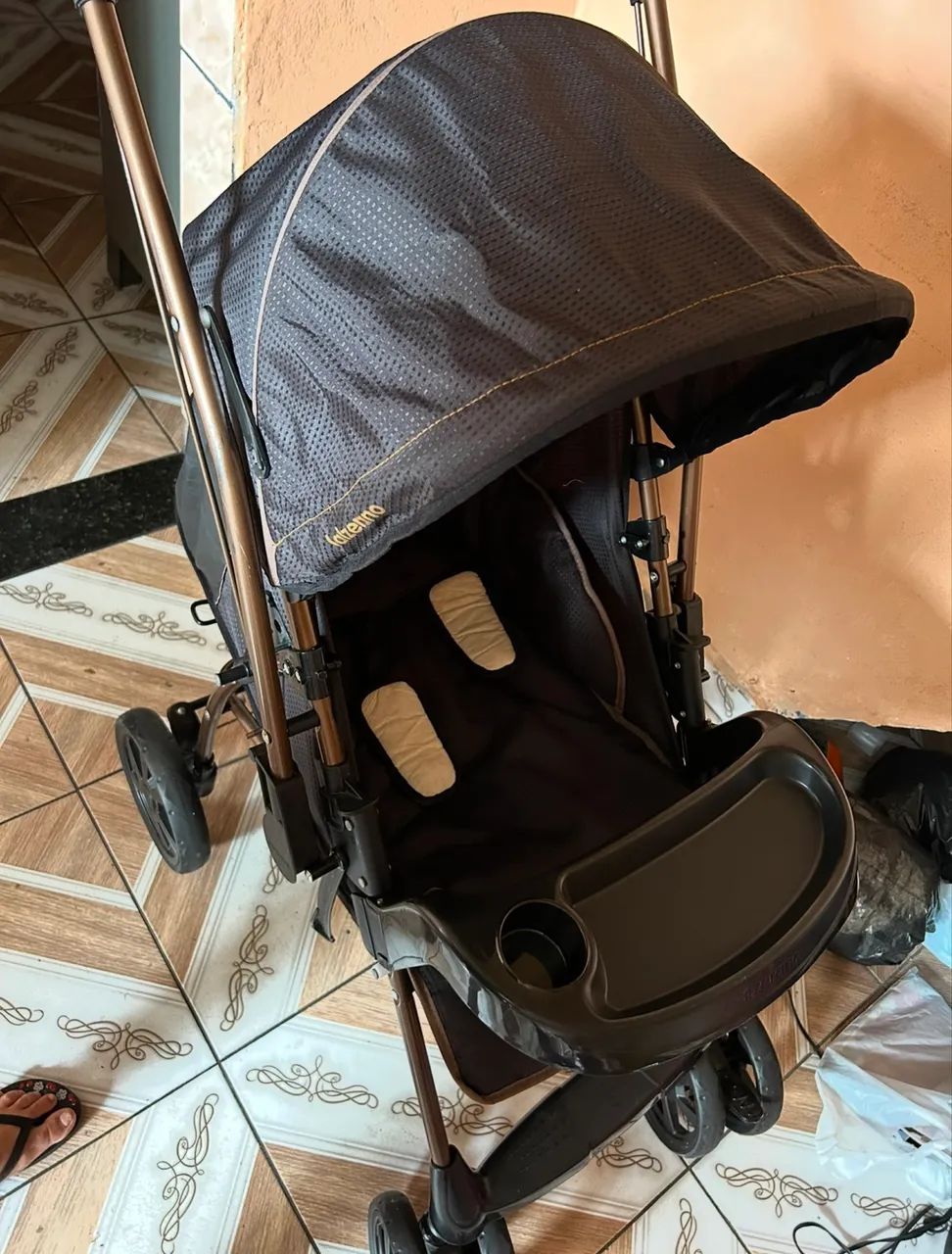 Carrinho de bebê novo 